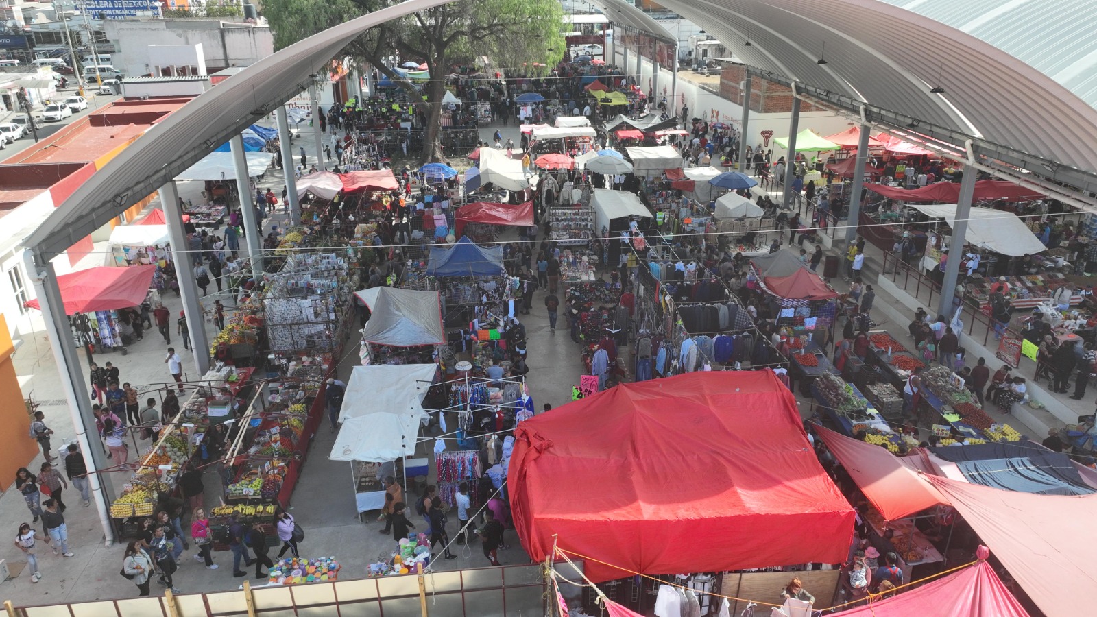 PONEN EN FUNCIONAMIENTO EL BAZAR DE LAS ABEJAS EN TECÁMAC CENTRO PARA REORDENAR EL COMERCIO