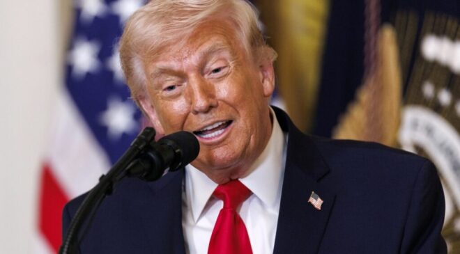 Trump asegura que está “en contacto” con Irán