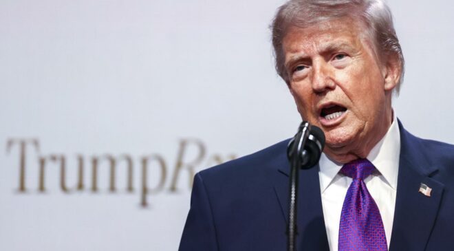 Trump respalda al ultraderechista Abelardo de la Espriella para presidencia de Colombia