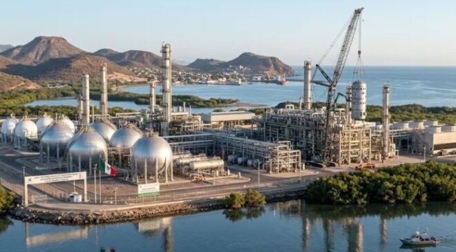 Planta de Amoniaco en Topolobampo, al 95%: Sheinbaum Destaca Origen en Sexenio de AMLO y Aval Ambiental de María Luisa Albores