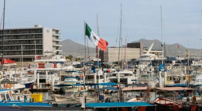 Cierran puertos en Baja California Sur por mal clima