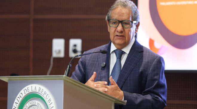 La Defensa de Mexicanos en el Exterior va más Allá de las Diferencias Políticas, Advierte Higinio Martínez