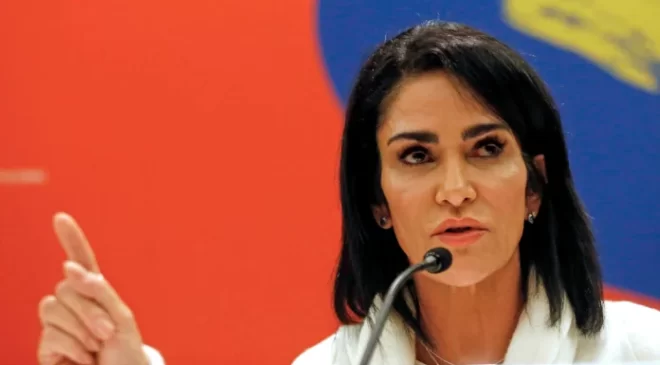 Palabras Más / ¡Justicia tardía!